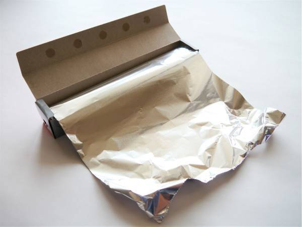 企業「アルミホイルに裏表はありません」　質感が違う理由に「知らなかった」「初耳でした」