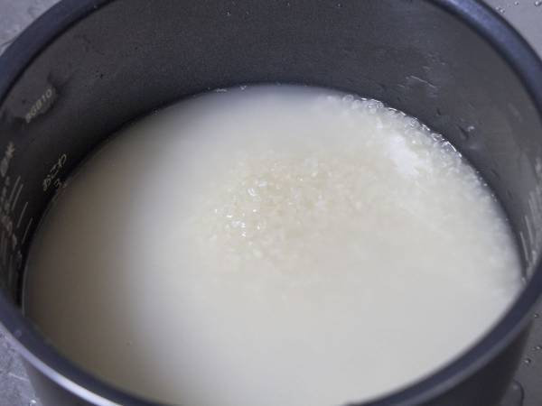 お米の研ぎ方、ベストは○分以内に○回　意外な事実に「知らなかった！」「毎日やります」