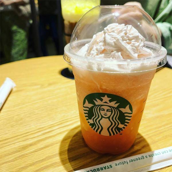 『スタバ』の注文が分からない２人　オチに「私も！」「同じことしていますね」