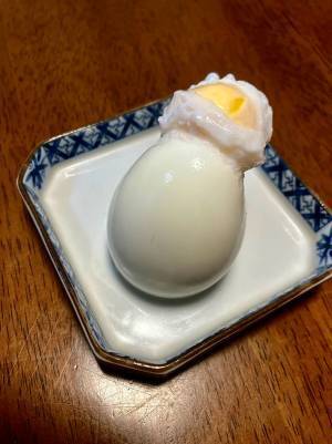 『失敗したゆで卵』の芸術点が高すぎる　形に「何かを訴えてきている気がする」