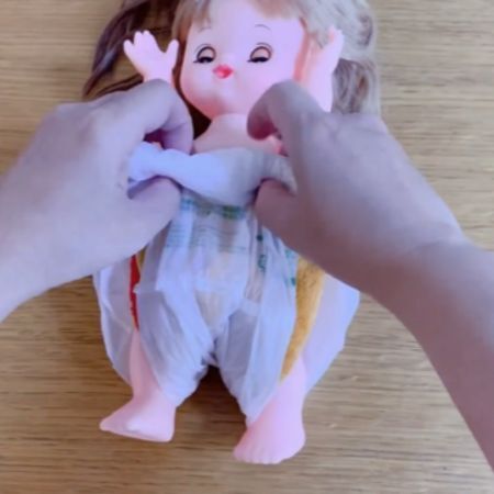 もしもの時に備えて覚えておきたい！　ビニール袋を使った簡易おむつの作り方に「これは役立つ」