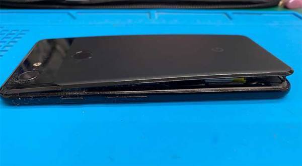 スマホ修理店「終わったらすぐに外して！」　スマホのバッテリーが劣化する『NG行動』とは？