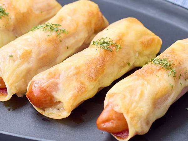 餃子の皮にウインナーを巻いて？　「これは素晴らしい！」「作ってみる」