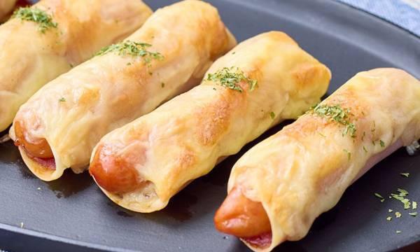 餃子の皮にウインナーを巻いて？　「これは素晴らしい！」「作ってみる」