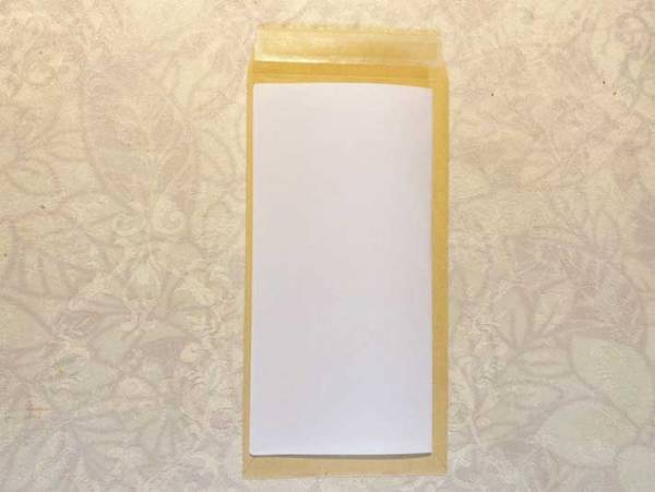 三つ折りにしたのに封筒に入らない…　ピッタリになる『折り方』に感動