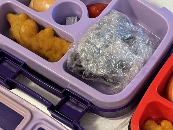 子供「パパの弁当は嫌！」　しかし、弁当に入っている『賄賂』の存在を知って？