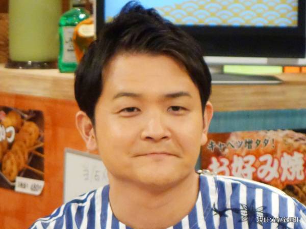 千鳥ノブの写真をよーく見ると？　隠れキャラに「頭頂部で分かった」「笑ったわ！」