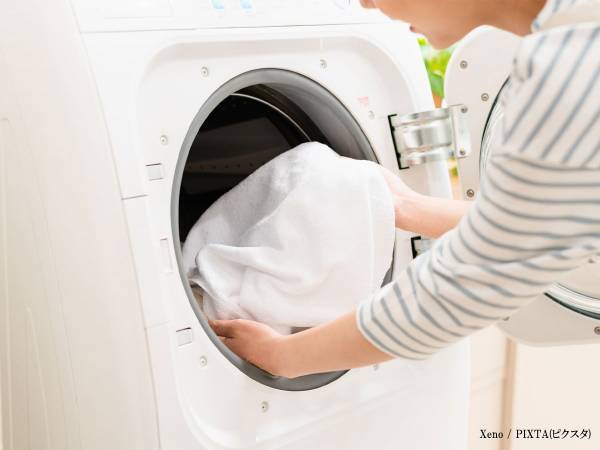 真っ白なタオルや衣類を、黒ずみやくすみから防ぐ！　３つのコツをライオンが紹介