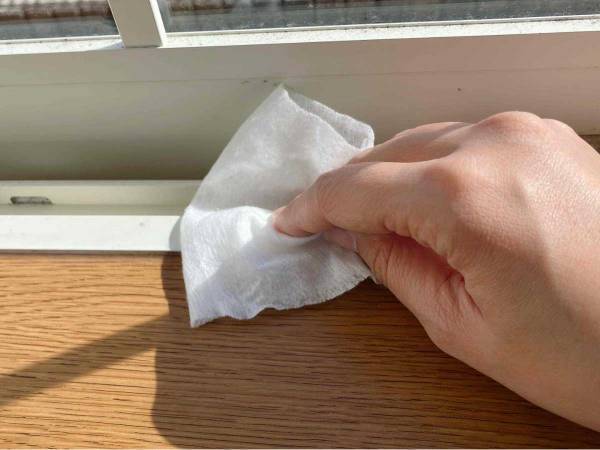 除菌シートのフタが開いてた…　干からびたシートの思わぬ使い道に「もうガッカリしない」