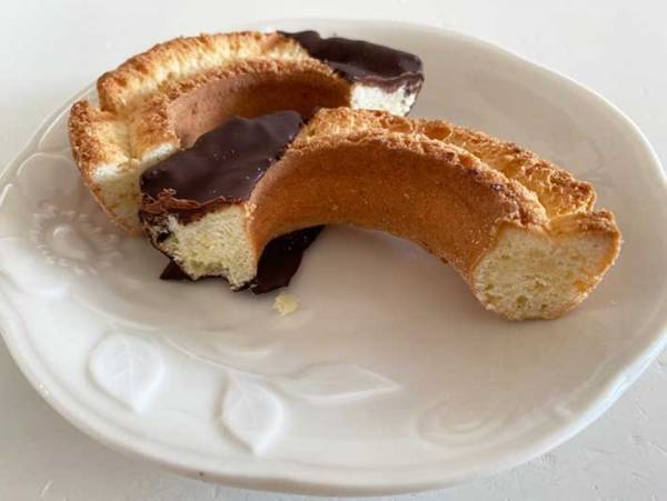 買ったミスド、そのまま食べてる？　公式おすすめの意外な『食べ方』に「こっちのが好きかも」