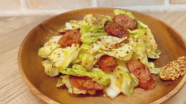 ウインナーとキャベツを使って？　現役シェフ考案の『ジャーマンキャベツ』が食欲をそそる