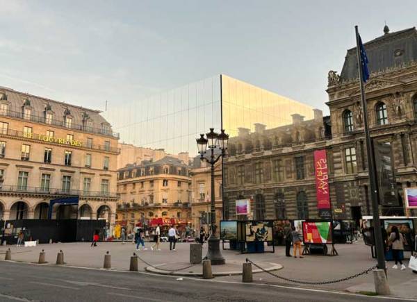 パッと見じゃ分からない　ルーヴル美術館裏の『風景写真』、実は…？