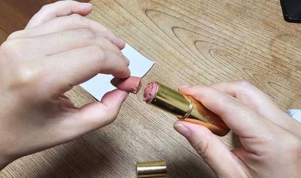 折れてしまった口紅を簡単に直す方法とは？　「これは朗報」「もう捨てない」