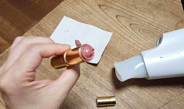 折れてしまった口紅を簡単に直す方法とは？　「これは朗報」「もう捨てない」