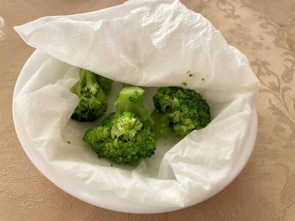「冷凍ブロッコリーをおいしく食べたい」　アレを使ってレンチンすればゆでたて食感に！