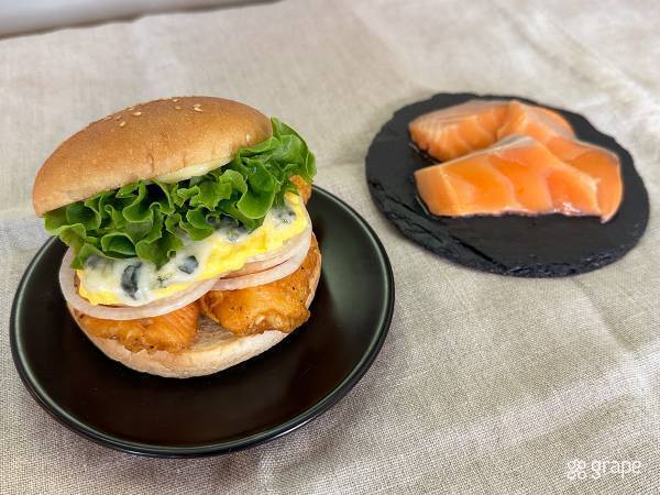 サーモンの王様を贅沢に！『キングサーモンバーガー』が期間限定で発売！