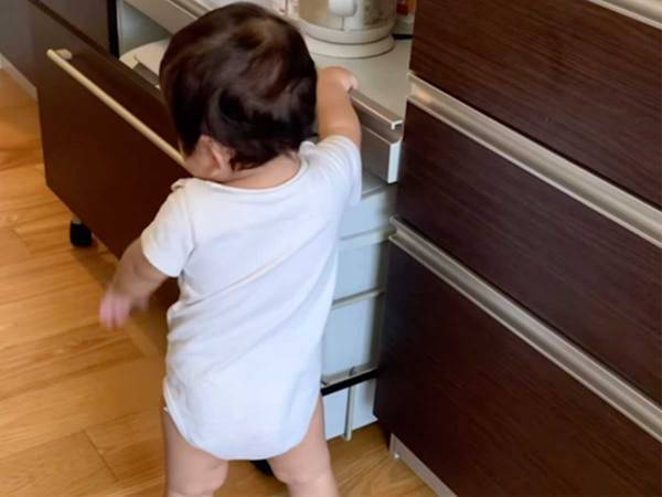 音声ありで見て！　『アレ』を聞いてノリノリになる赤ちゃんにキュン