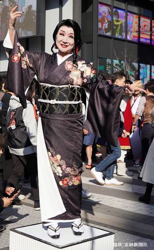 『鬼滅の刃』コスプレを披露した小林幸子　完成度に「強すぎだろ！」「本物？」