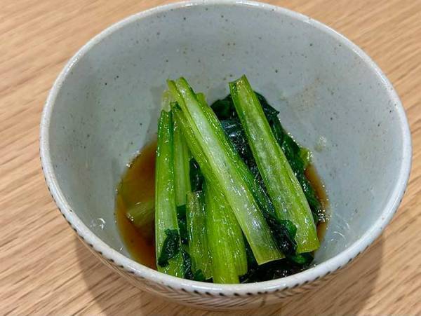 ゆでずに作れる『小松菜のお浸し』　全農のレシピに「え、天才」「めっちゃ便利」