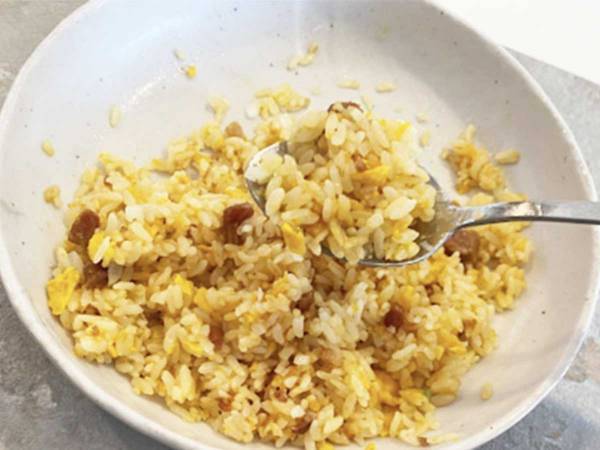 パッケージに記載のない、まさに裏技！　ニチレイが教える『冷凍炒飯の温め方』に感動