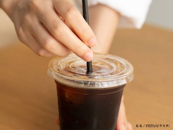 「この蓋なら気兼ねなくセットを頼めるぞ〜」　バーガーキングのドリンクの『蓋』が話題に！