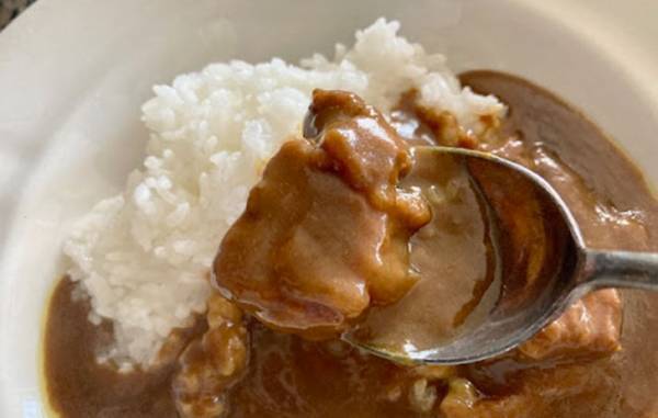 あの有名ロケ弁の味がレトルトで？　あのスーパーで見つけたビーフカレーに大満足！