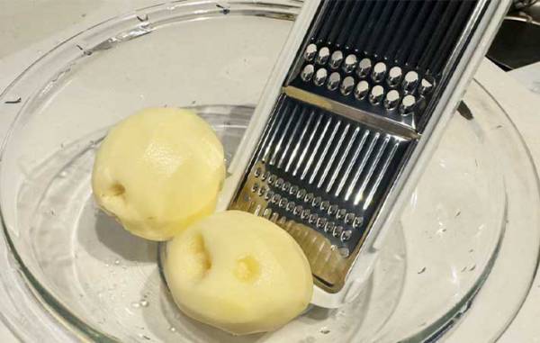 カリカリモチモチ食感！　簡単にできるジャガイモの副菜を作ってみた