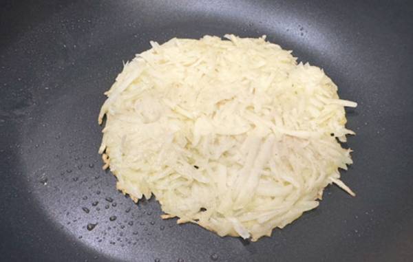 カリカリモチモチ食感！　簡単にできるジャガイモの副菜を作ってみた