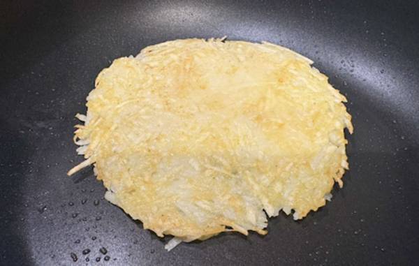 カリカリモチモチ食感！　簡単にできるジャガイモの副菜を作ってみた