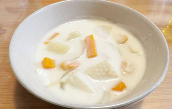 市販のルウを使わずにホワイトシチューを作る方法に「え…おいしすぎ」「とろみが！」