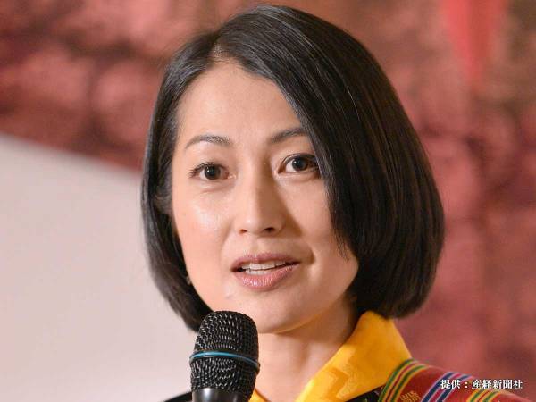 バラエティ番組に出演した鶴田真由　５３歳現在の姿に、共演者驚愕