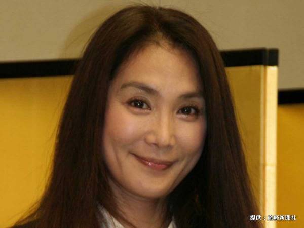 浅野温子６２歳の『イメチェン』に驚愕　「かっこいい」「攻めた髪型！」