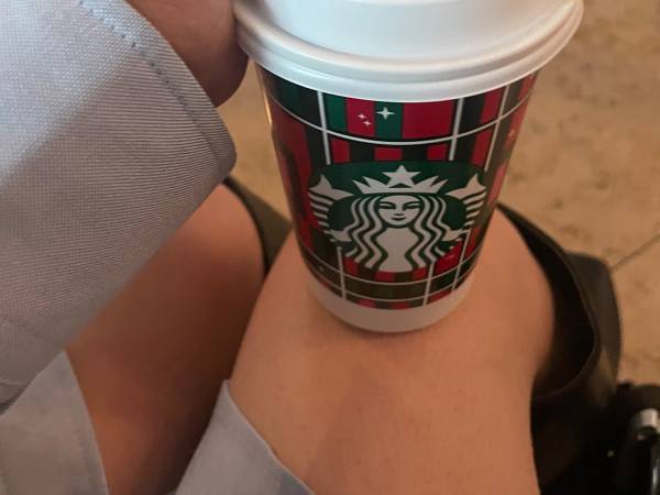 「本当に素敵」「人生何周目？」　車いす女性に話しかけられた男性が？