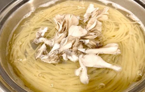 永谷園のお吸い物、そのまま飲んでる？　思わぬレシピに「これは絶品」「舞茸が松茸に」