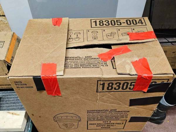 「人間が嫌いになりそう」　ゴミ捨て場で見つかった大きな箱　中に入っていたのは…