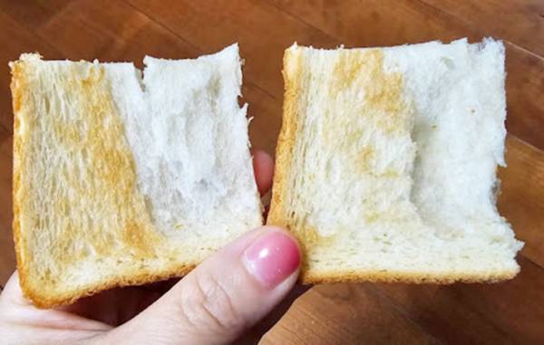 アルミホイルとラップ、おいしいのはどっち？　 食パンを包んでみた結果がすごかった