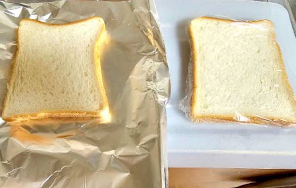 アルミホイルとラップ、おいしいのはどっち？　 食パンを包んでみた結果がすごかった