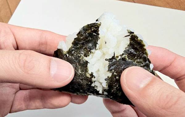 あの調理器具で作った『おにぎり』　普通のと比べた結果に「海苔が！」「圧倒的にこっち」