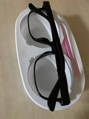 隠れてアイスを食べているのがバレた父親　苦し紛れの『隠ぺい工作』に爆笑！