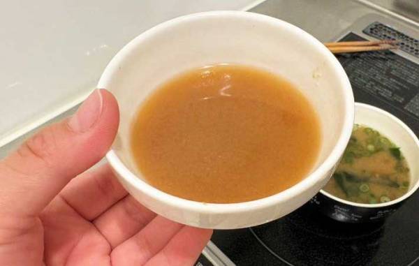 剥いた玉ねぎの皮、どうしてる？　料理に使えるから捨てないで！