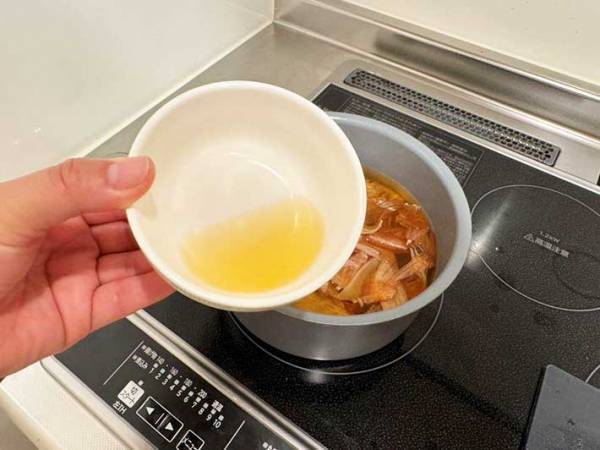 剥いた玉ねぎの皮、どうしてる？　料理に使えるから捨てないで！