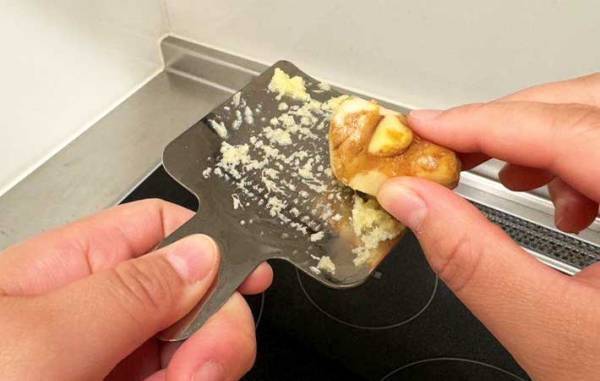 歯ブラシの『じゃない方の使い方』知ってる？　洗いにくい調理器具がピカピカに！