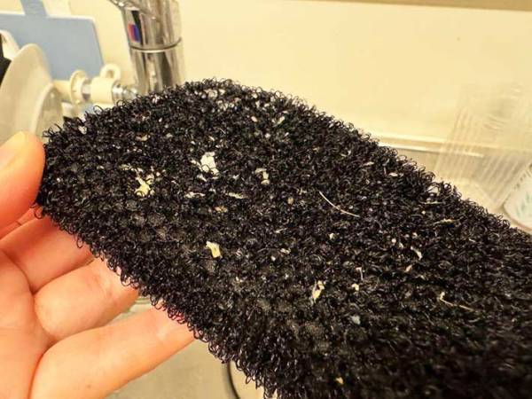 歯ブラシの『じゃない方の使い方』知ってる？　洗いにくい調理器具がピカピカに！