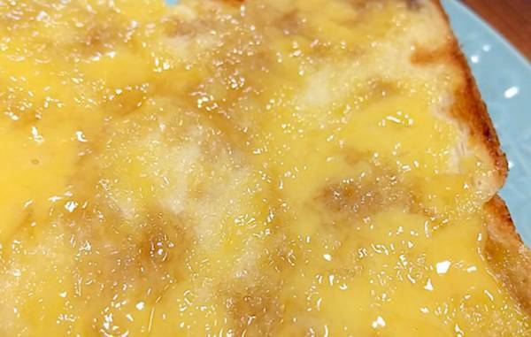 グリコおすすめのフレンチトーストの作り方に「牛乳なしで？」「簡単！」