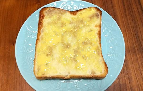 グリコおすすめのフレンチトーストの作り方に「牛乳なしで？」「簡単！」