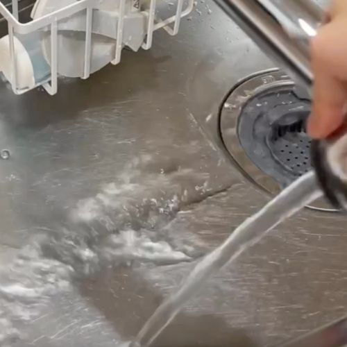 「気になる」「早速試す」　シンクの油汚れを予防する裏技が画期的