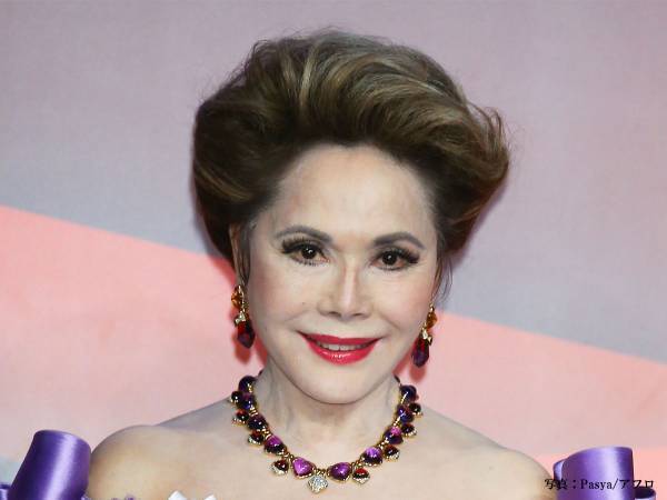 デヴィ夫人、成長した孫の写真を投稿　「かっこいい！」「舞踏会って実在したのか」