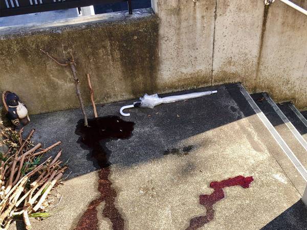 配達員「お話があるんですけど」　呼び出された住人、目の前の光景に血の気が引く！