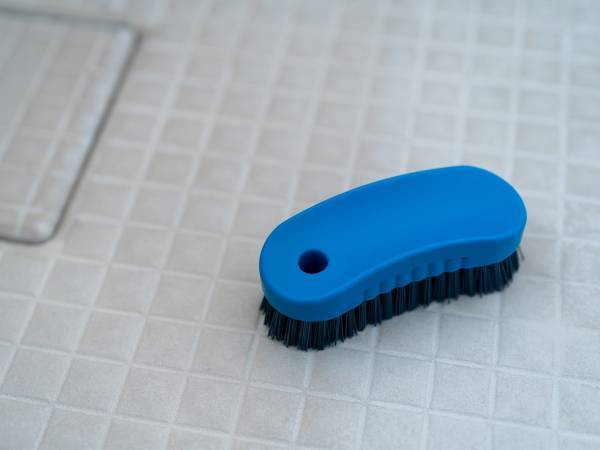 洗剤なしでお風呂の床をピカピカにする方法　「画期的」「やってみる」