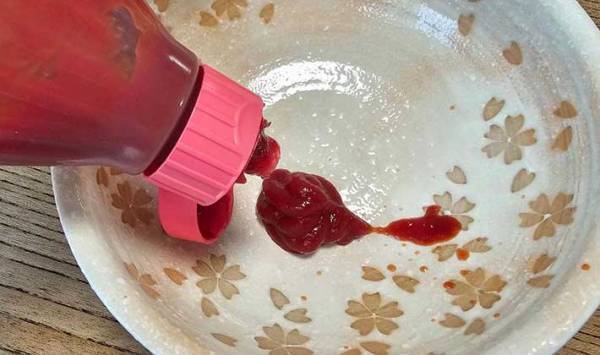 まだ捨てないで！　容器に残ったケチャップは、最後までちゃんと使い切れる